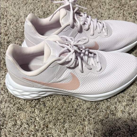 Nike Women's Soft Pink Athletic Sneakers - Picture 2 of 6